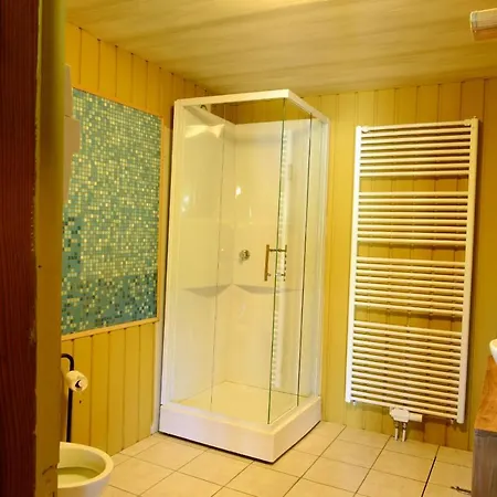 Maison L'hirondelle Rustique à Hébergement de vacances Tournavaux