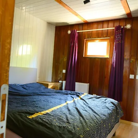 Hébergement de vacances Maison L'hirondelle Rustique à *