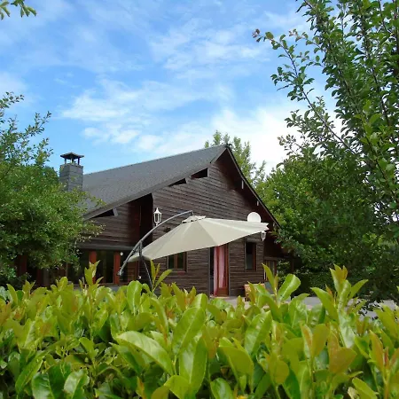 Hébergement de vacances Maison L'hirondelle Rustique à *